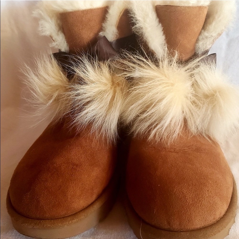 Ugg boots short with bow and Pom Pom